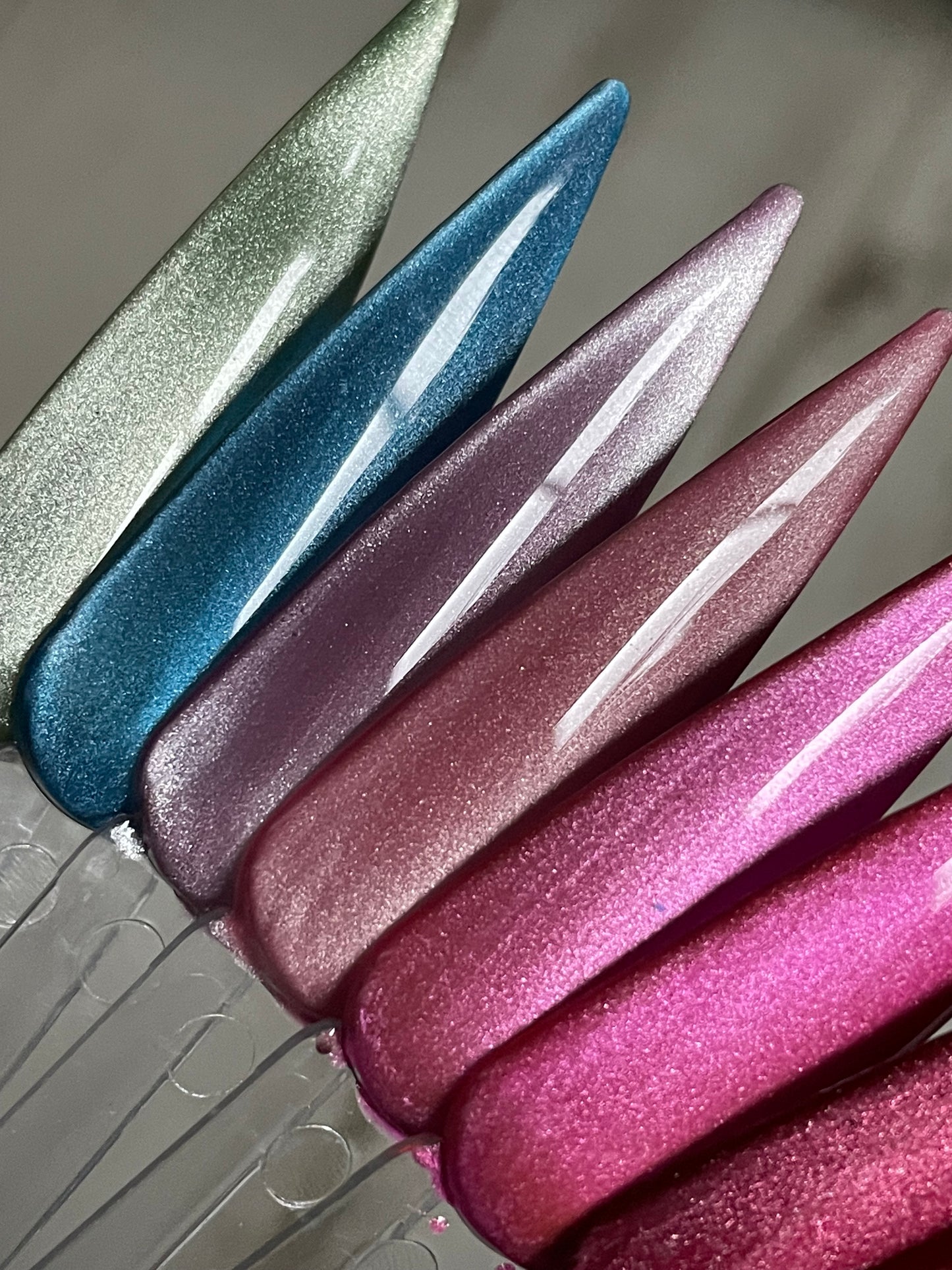 Lilac Crystal Glass Magnetic Gel